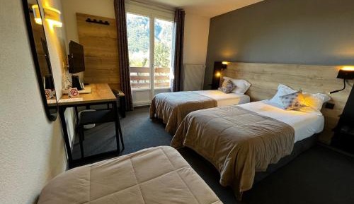 Superior Triple Room with Balcony Garden View