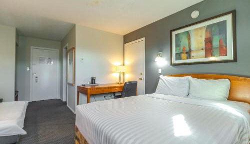 Queen Room - Non-Smoking