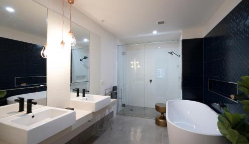 Standard Three-Bedroom Two-Bathrooms Apartment and Balcony