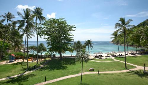 Royal One-Bedroom King Suite with Sea View