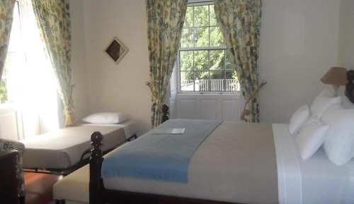 Superior Family Room (2 Adults + 2 Children)