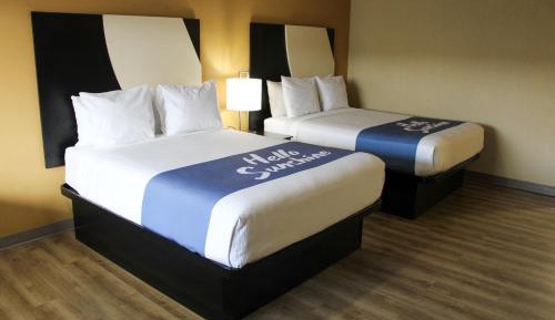 Queen Room with Two Queen Beds - Mobility Access/Non-Smoking