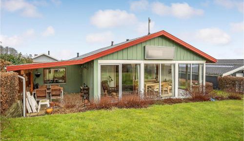 Three-Bedroom Holiday Home 