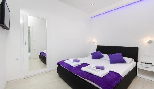 One-Bedroom Apartment with Terrace