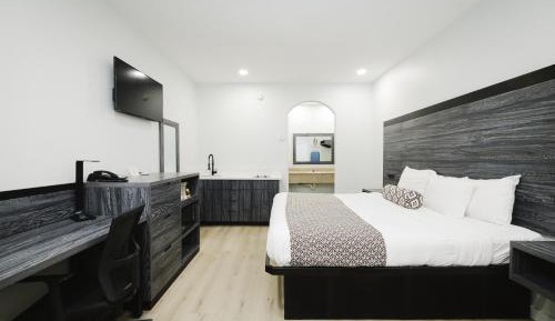 King Room with Kitchenette