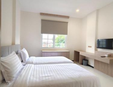 Twin Room with View