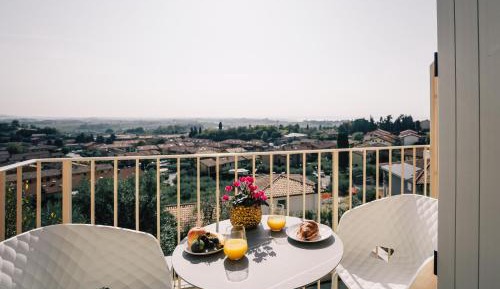 Superior One-Bedroom Apartment with Balcony