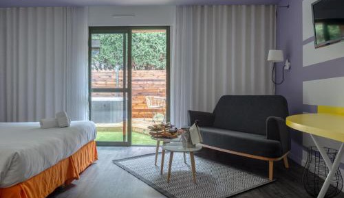 Chambre Double ou Lits Jumeaux avec jacuzzi privatif