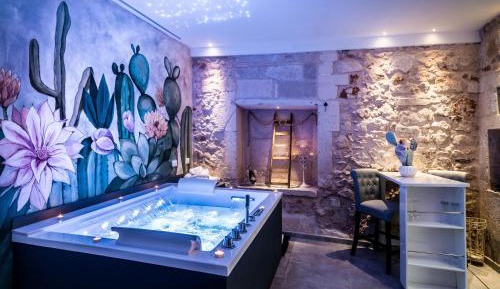 Queen Room with Spa Bath