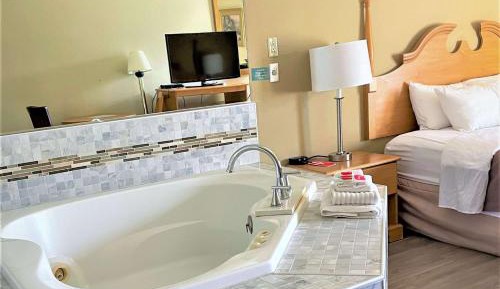 King Room with Spa Bath