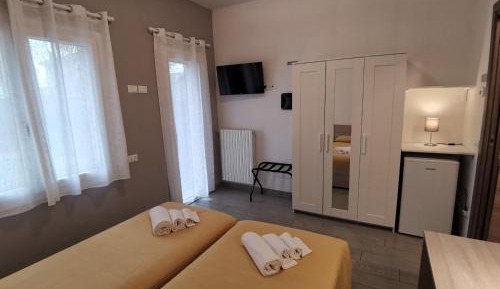 Studio with Garden View