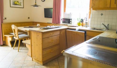 Apartment with Mountain View