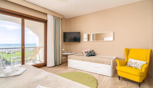 Family Room with Sea View