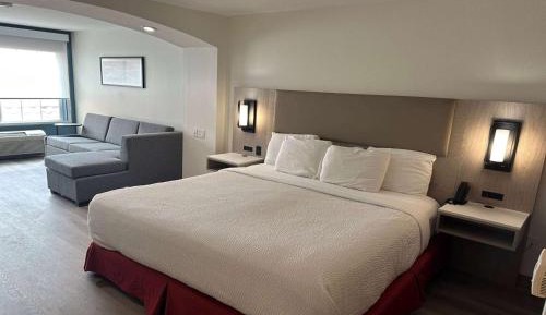 1 Queen Bed, Mobility Impaired Accessible Room, Non-Smoking