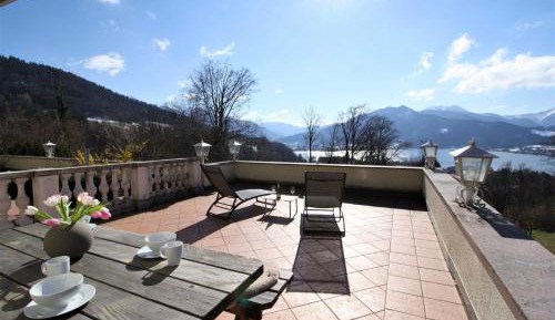 One-Bedroom Apartment with Terrace