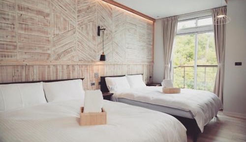 Deluxe Double or Twin Room with Balcony