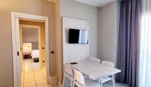 Superior One Bedroom Suite with Terrace and Lake View