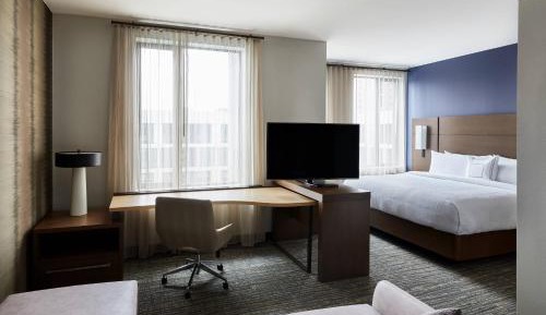 King Studio with Sofa Bed