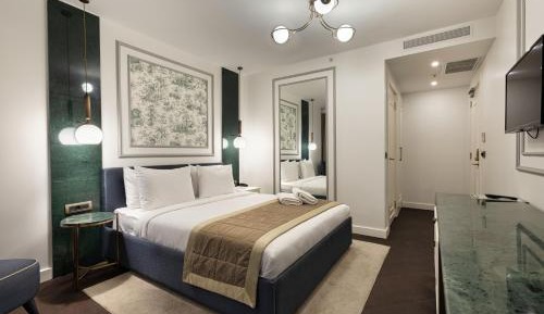 Deluxe Double Room with Balcony