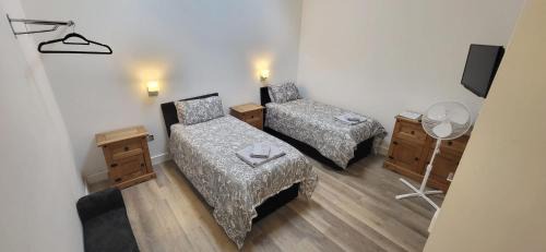 Twin Room - Disability Access - En Suite Shower