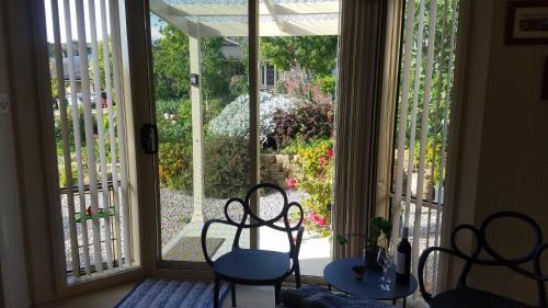 Queen Room with Garden View
