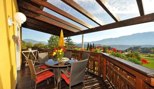 Two-Bedroom Apartment with Mountainview