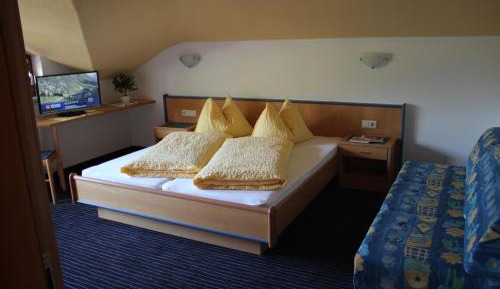 Superior One-Bedroom Apartment with Balcony