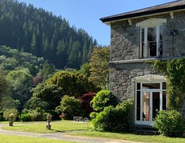 Apartment with Garden View