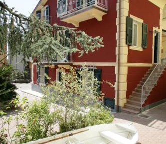 Two-Bedroom Apartment with Balcony