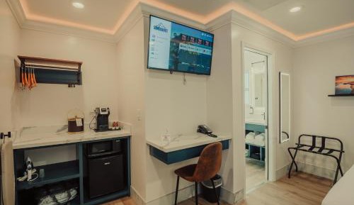 Queen Room - Non-Smoking, No Pets