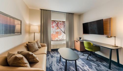 Queen Suite with Two Queen Beds and Sofa Bed