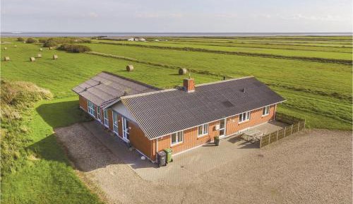 Five-Bedroom Holiday Home