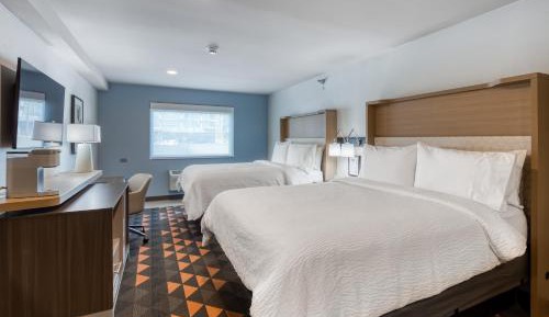 Standard Room with Two Queen Beds