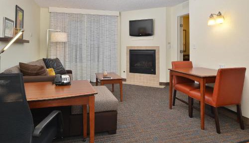 One-Bedroom Suite with Fireplace