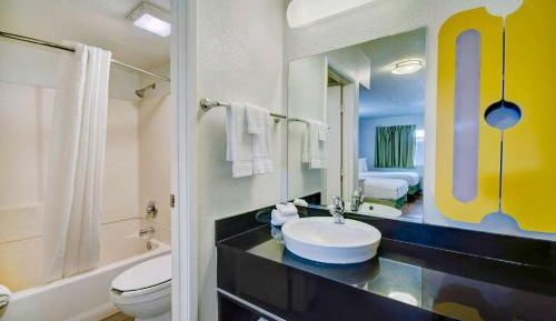 Deluxe Quadruple Room - Non-Smoking