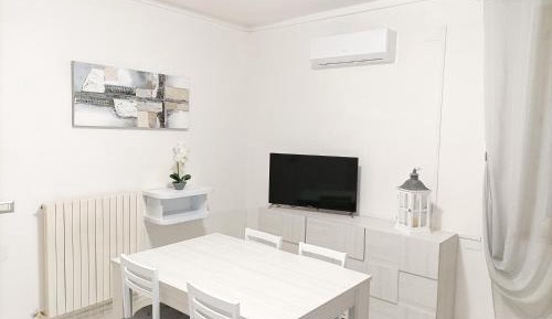 One-Bedroom Apartment - Annex