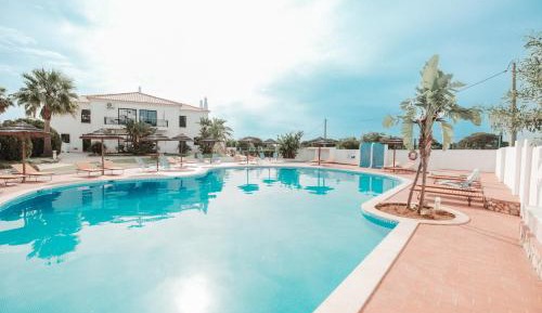 Deluxe One-Bedroom Apartment