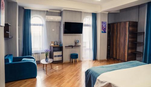 Deluxe Suite
