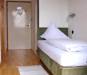 Single Room with Shared Toilet