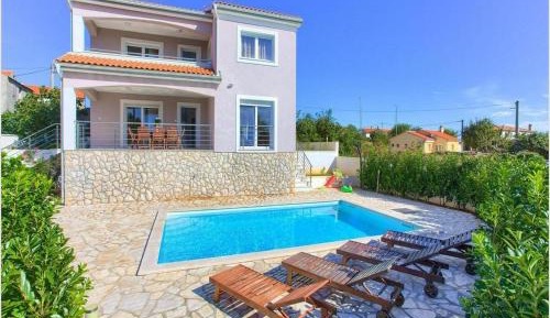 Four Bedroom Villa with Pool
