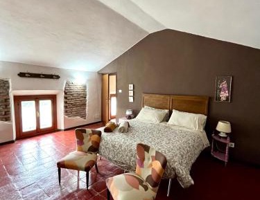 Double Room with Shared Bathroom