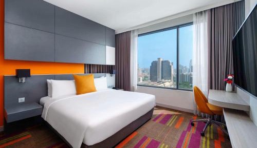 Deluxe Room with 1 queen bed, High floor