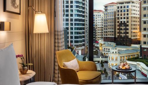 Premier Square View King