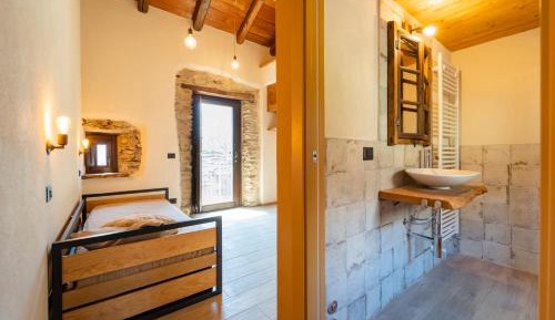 Double or Twin Room with Mountain View