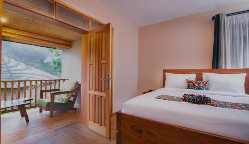 Deluxe Double Room with Balcony
