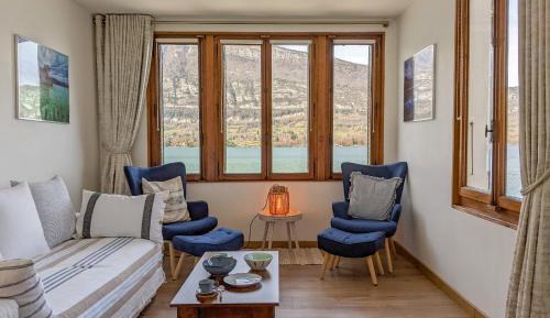 Apartment with Lake View