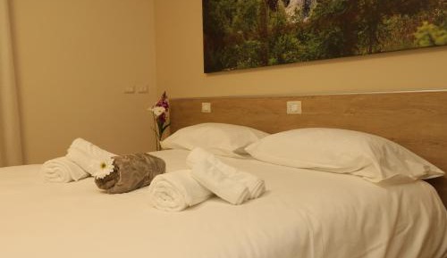 Double or Twin Room with Private Bathroom