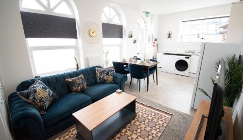 Deluxe Apartment
