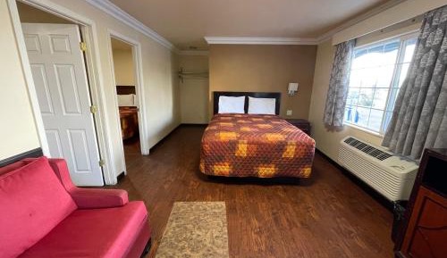 Family Room - Non-Smoking