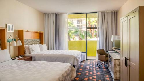 King Room with Two King Beds - Mobility Accessible with Roll In Shower/Non-Smoking